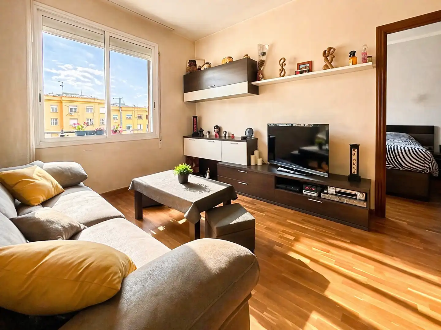 Sala de estar de Piso en venta en Barcelona con Aire acondicionado, Calefacción y Parquet