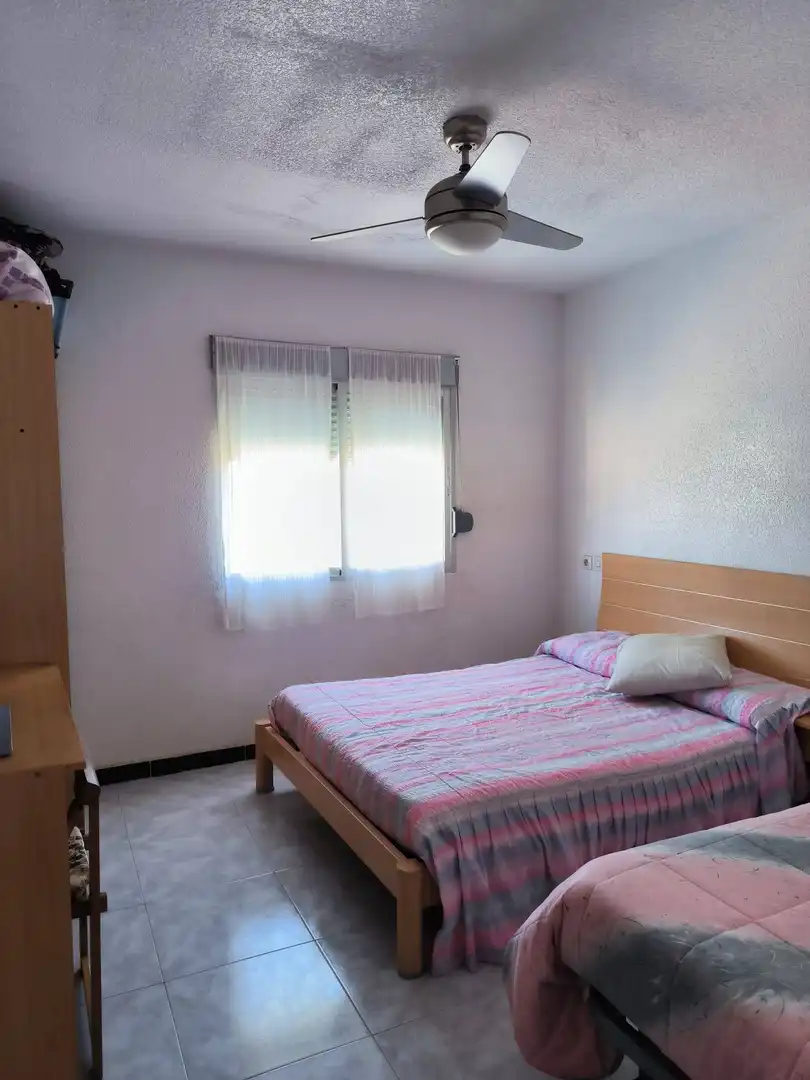 Habitación de Casa adosada en venta en Orihuela con Aire acondicionado, Calefacción y Jardín privado