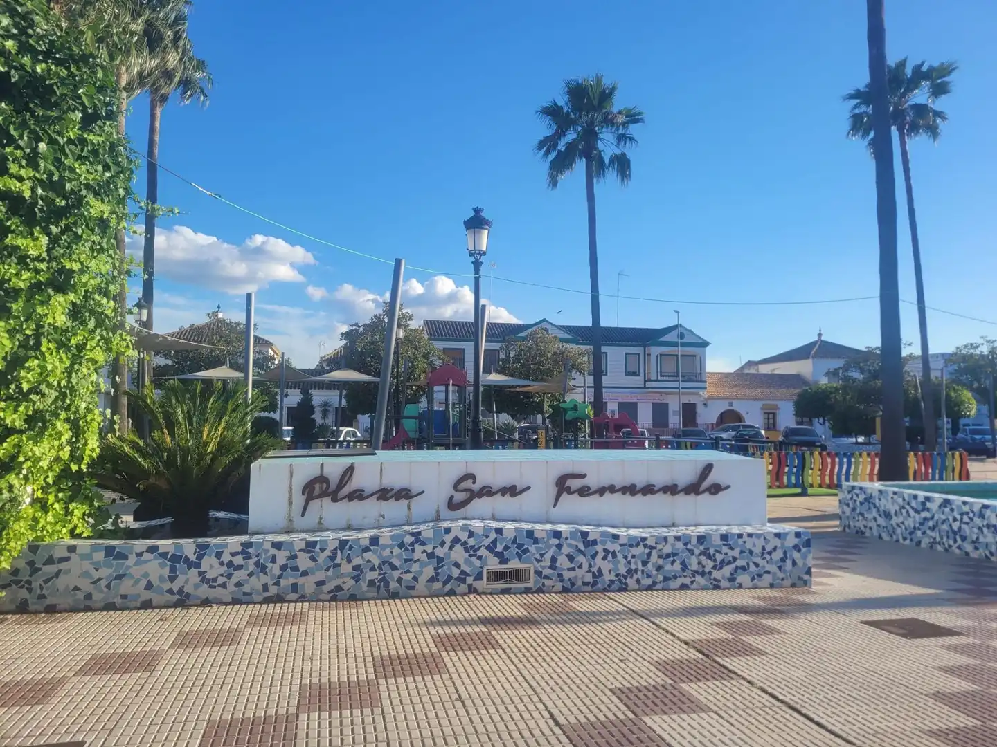 Vista exterior de Local en venta en Tocina