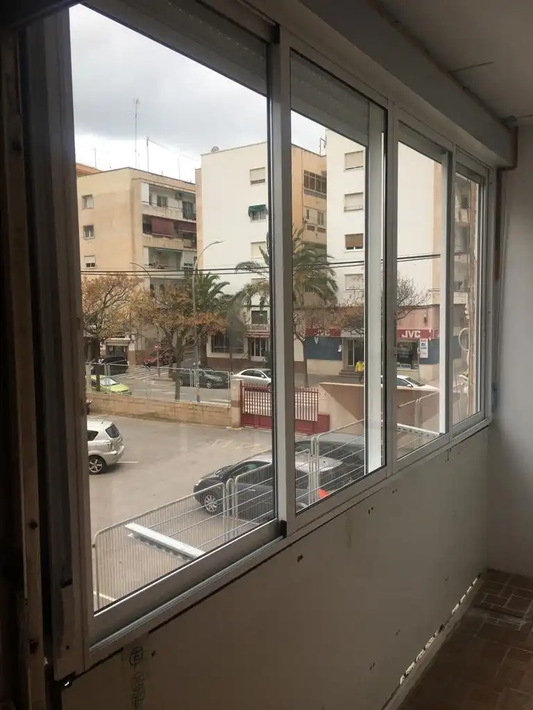 Vista exterior de Pis en venda en Alicante / Alacant amb Moblat i Balcó