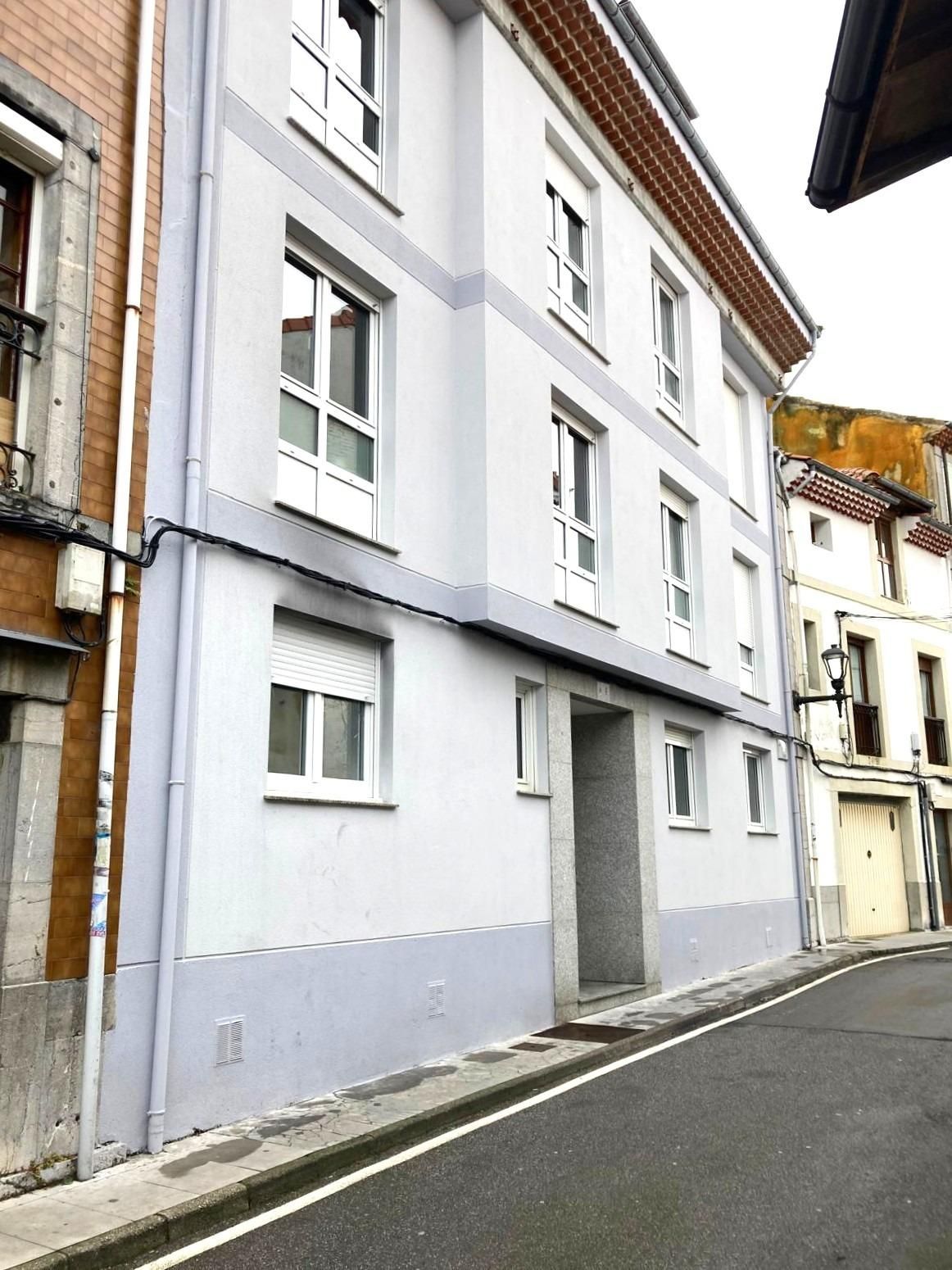 Vista exterior de Dúplex en venda en Muros de Nalón amb Calefacció