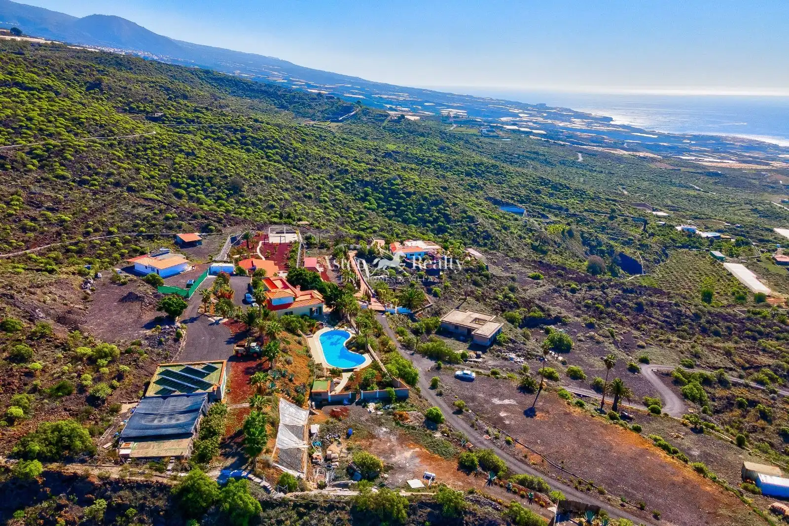 Außenansicht von Haus oder Chalet zum Verkauf in Guía de Isora mit Terrasse, Schwimmbad und Möbliert