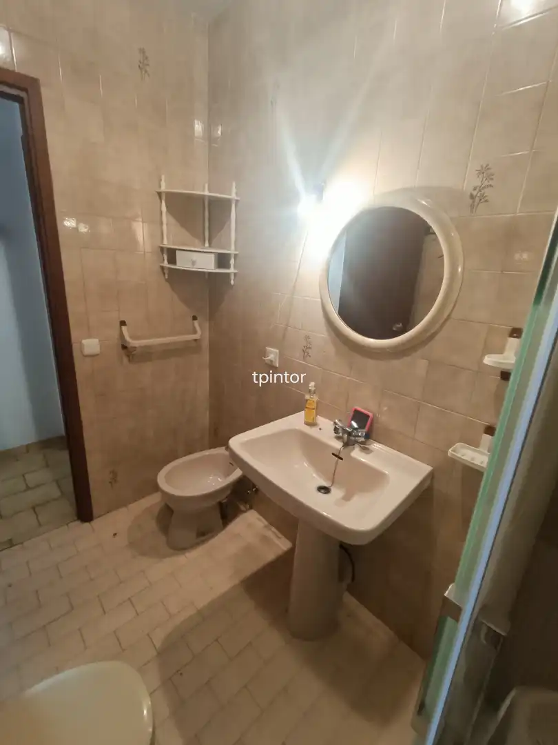 Baño de Piso en venta en Malpartida de Cáceres con Aire acondicionado, Terraza y Amueblado