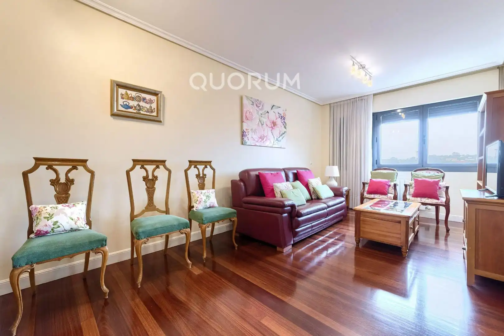 Sala de estar de Piso en venta en Barakaldo  con Calefacción, Trastero y Amueblado