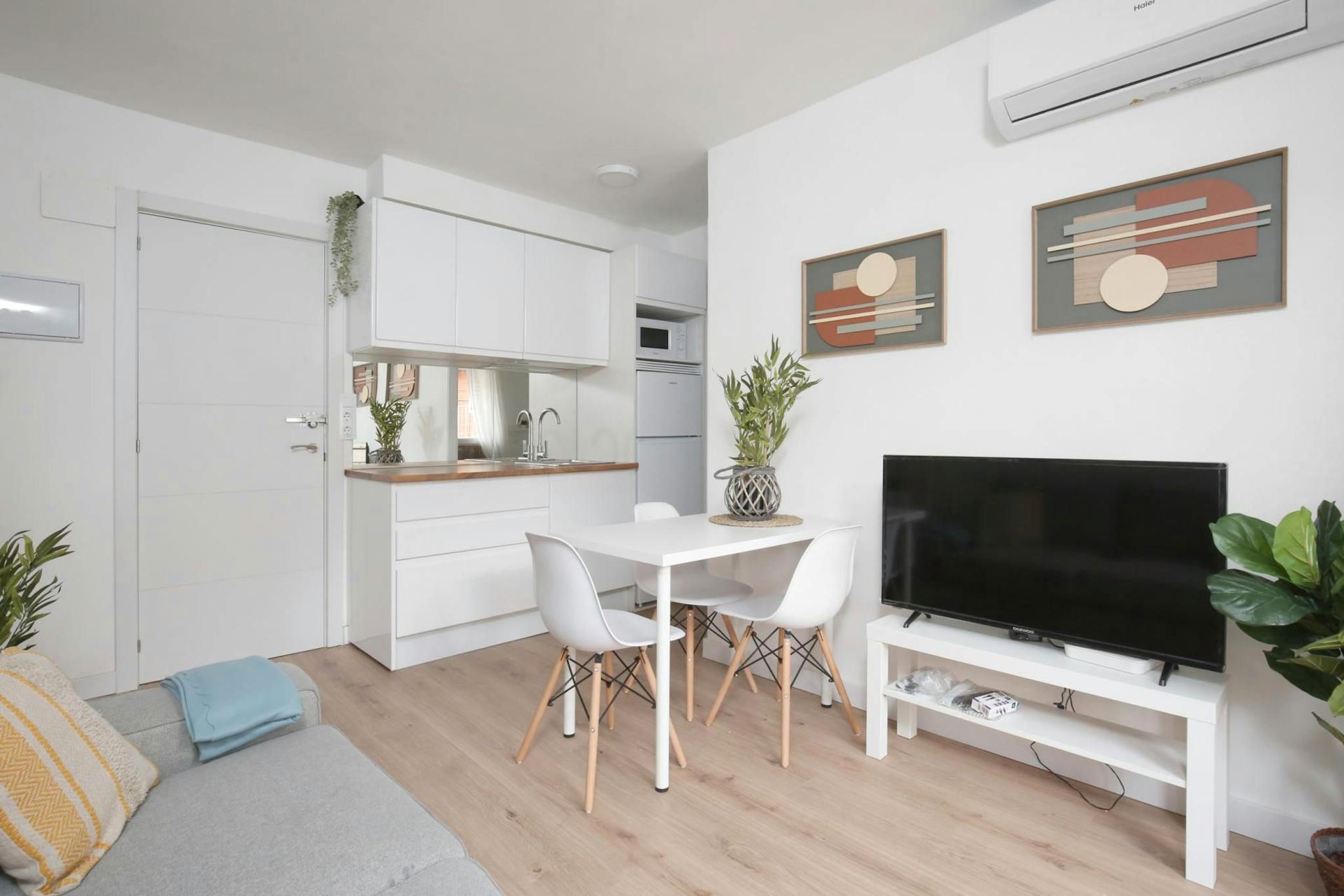 Kitchen of Flat to rent in  Madrid Capital  with Air Conditioner, Heating and Furnished