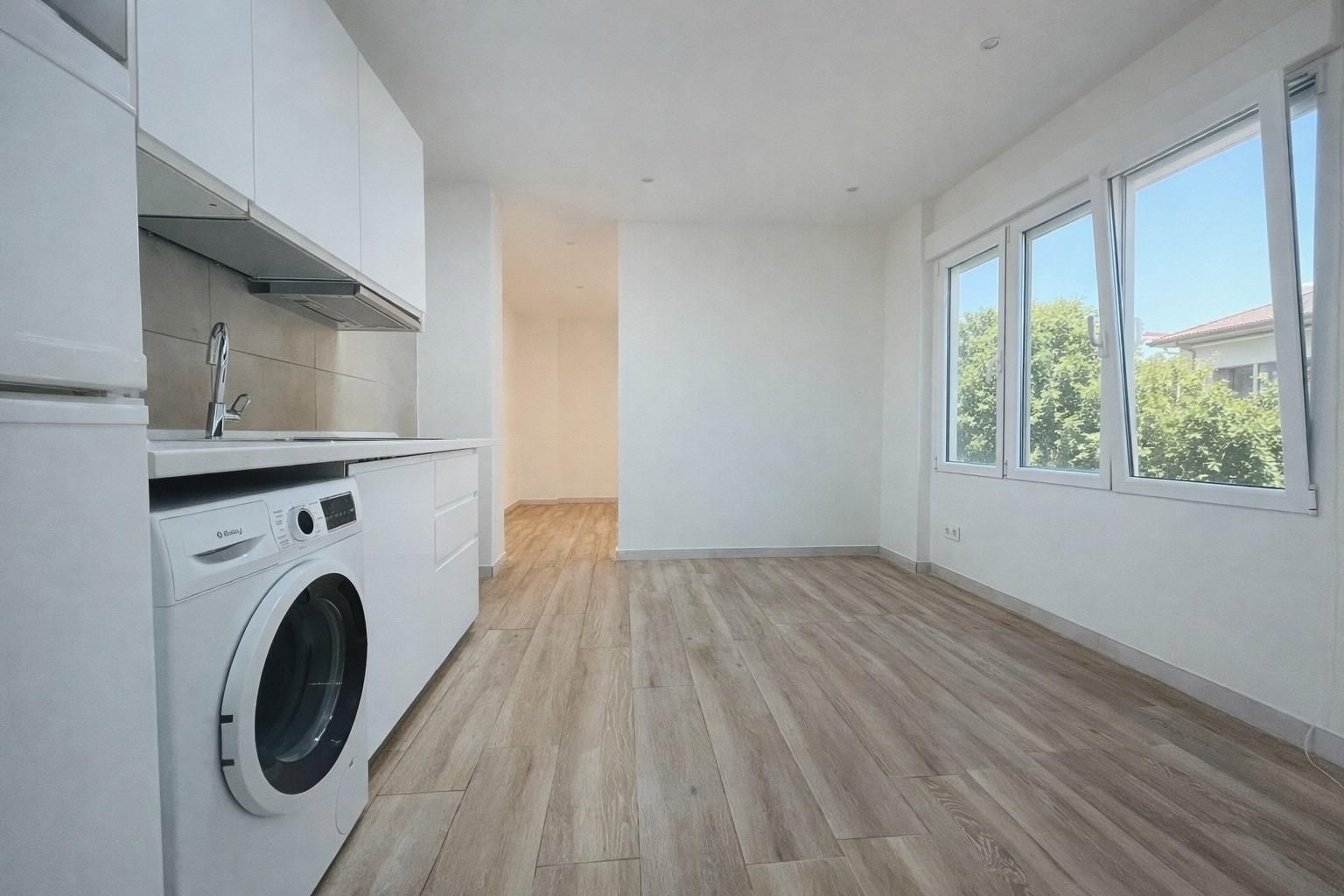 Dormitori de Pis en venda en  Madrid Capital amb Jardí privat