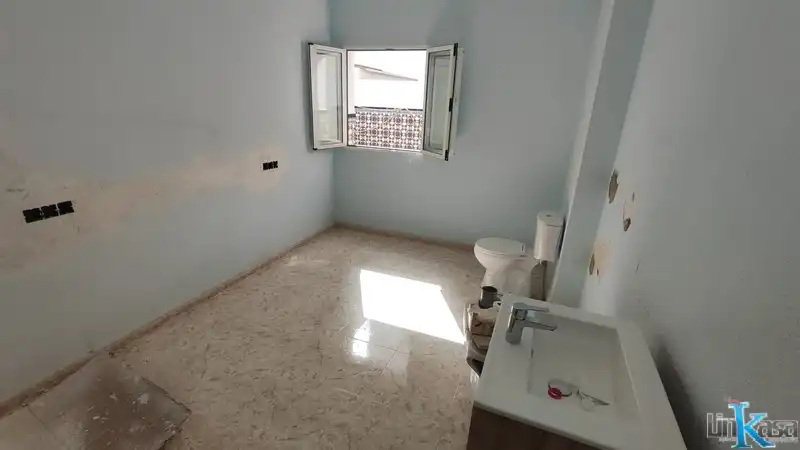 Bany de Pis en venda en Linares