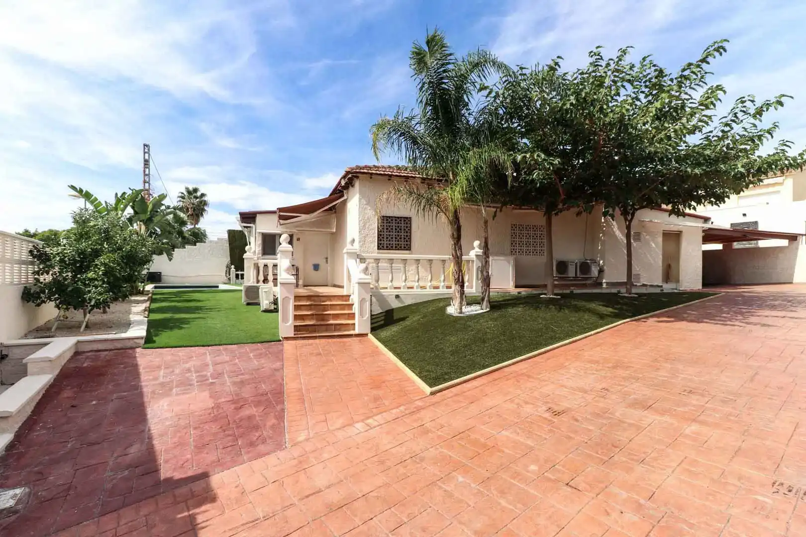 Außenansicht von Haus oder Chalet zur Miete in La Nucia mit Klimaanlage, Heizung und Privatgarten