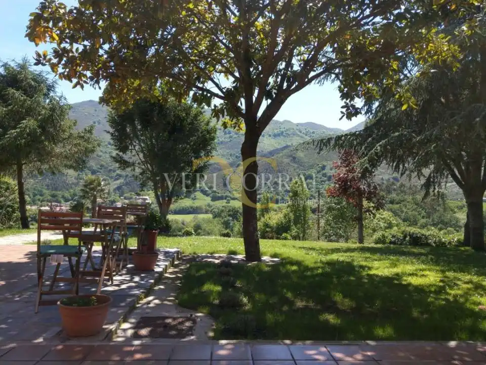 Jardín de Edificio en venta en Llanes