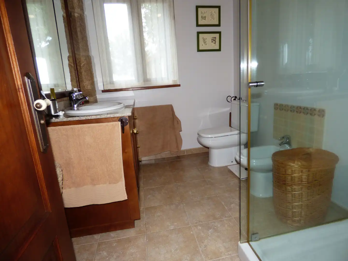 Badezimmer von Haus oder Chalet zum Verkauf in As Neves   mit Privatgarten, Terrasse und Ofen