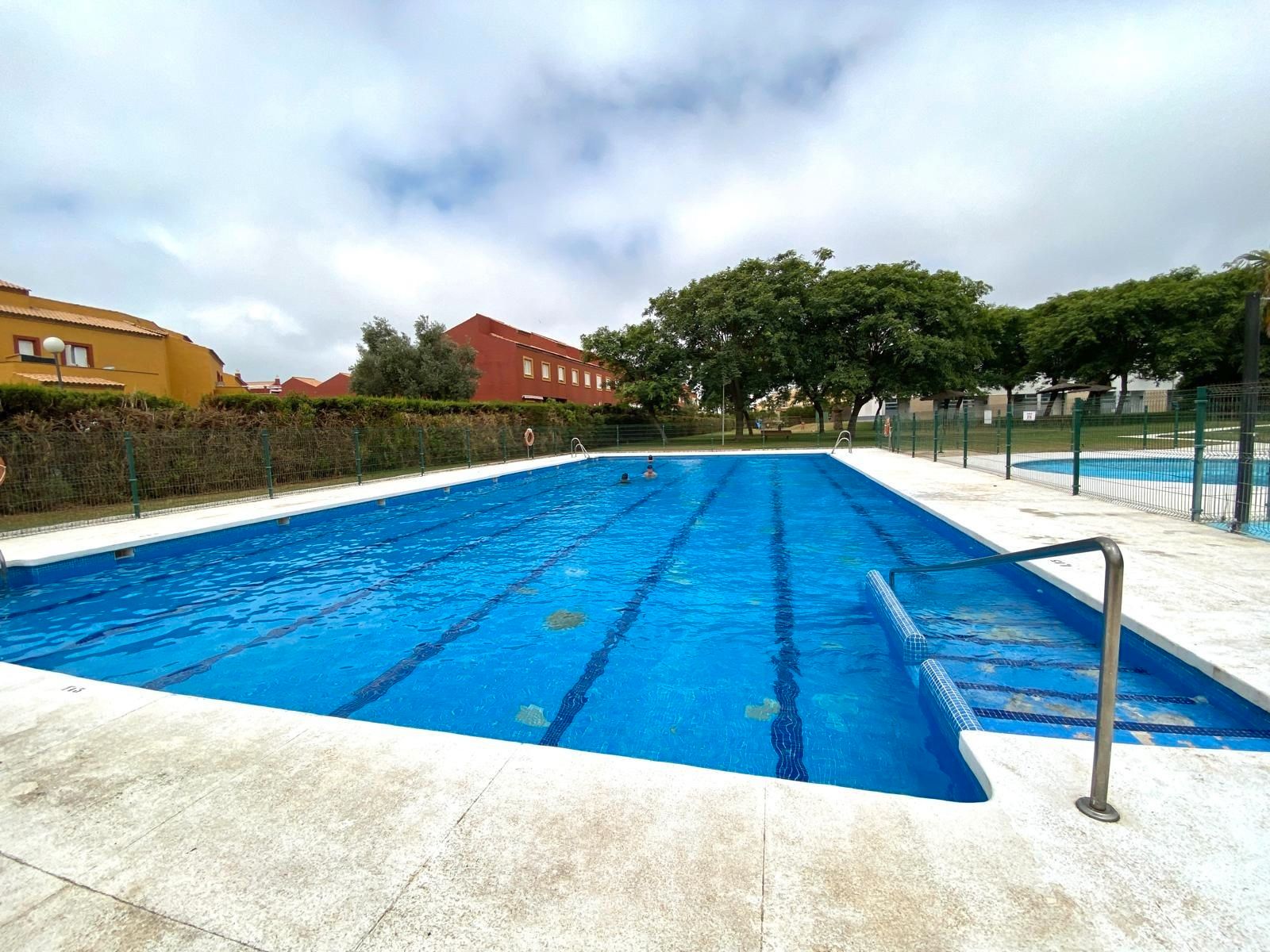 Piscina de Dúplex en venda en Rota amb Terrassa, Traster i Piscina comunitària