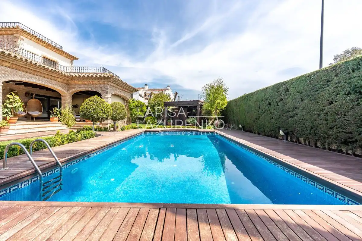 Chalet con terraza en venta en Vilafortuny - Cap de Sant Pere, imagen 5