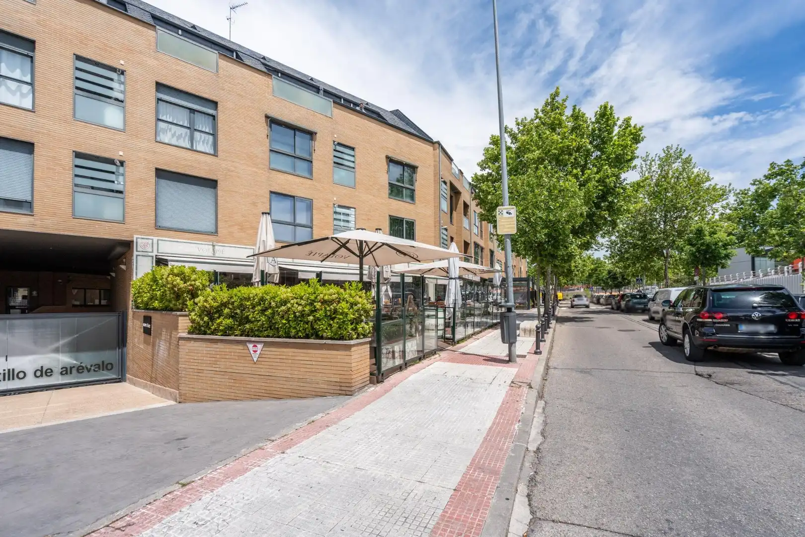 Vista exterior de Planta baja en venta en Las Rozas de Madrid con Aire acondicionado, Calefacción y Jardín privado