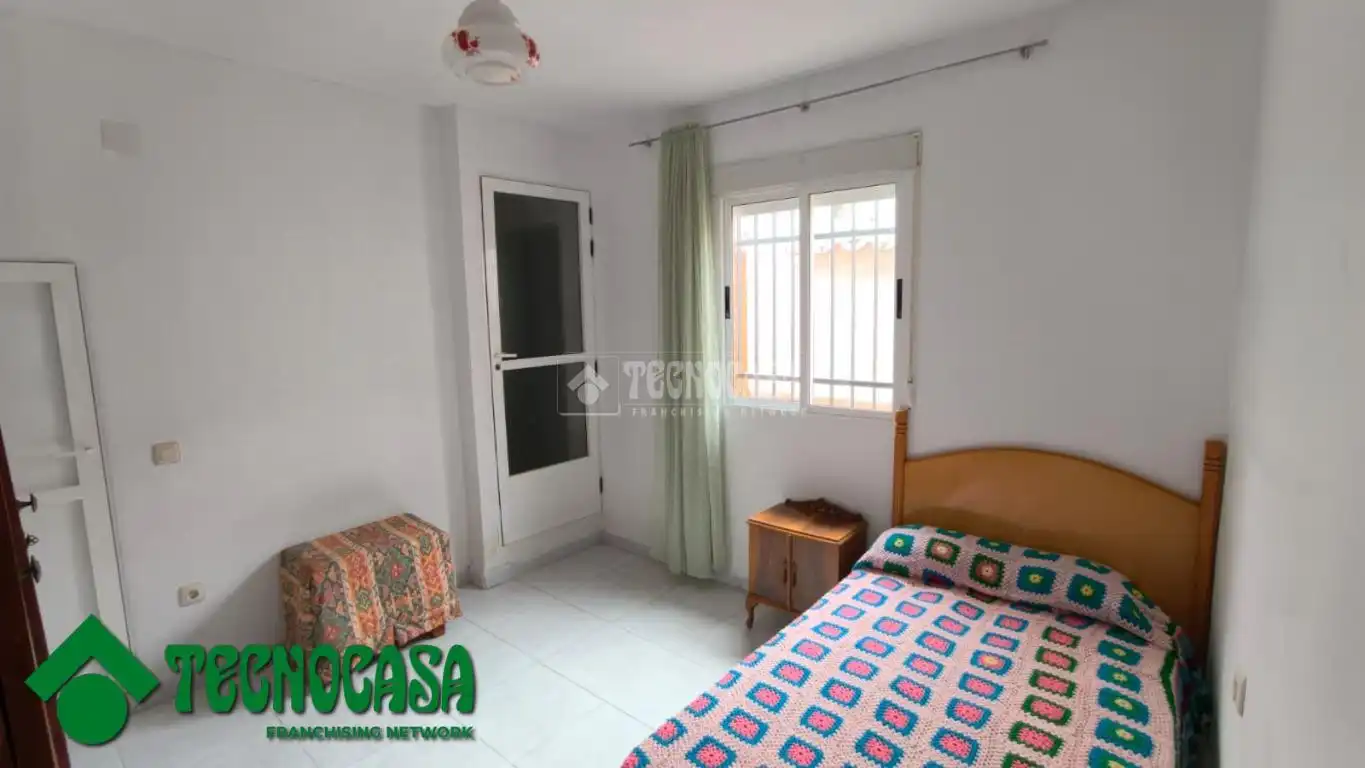 Schlafzimmer von Einfamilien-Reihenhaus zum Verkauf in La Puebla de Montalbán mit Heizung, Privatgarten und Terrasse