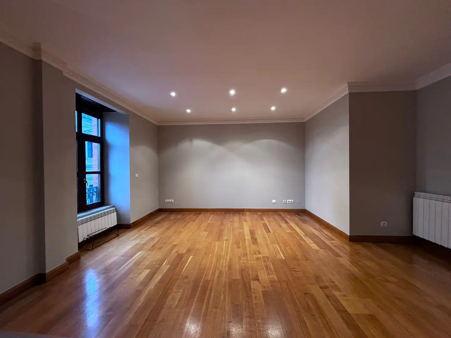 Sala d'estar de Pis en venda en Burgos amb Calefacció i Traster