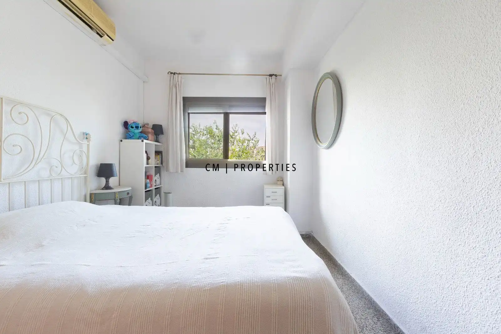 Bedroom of Flat for sale in Valencia  with Air Conditioner, Heating and Terrace