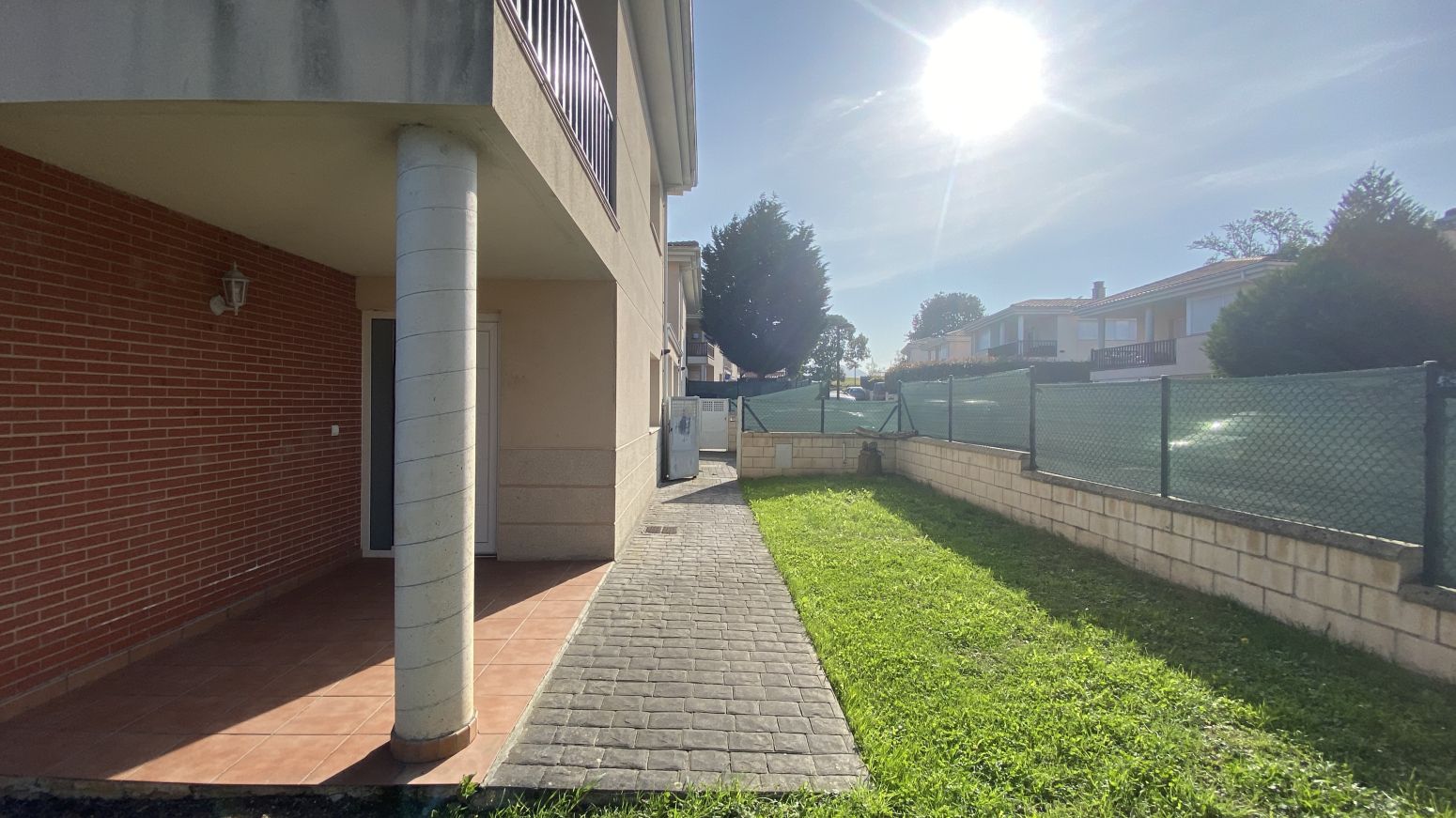 Vista exterior de Casa adosada en venda en Ribamontán al Monte amb Calefacció, Jardí privat i Parquet