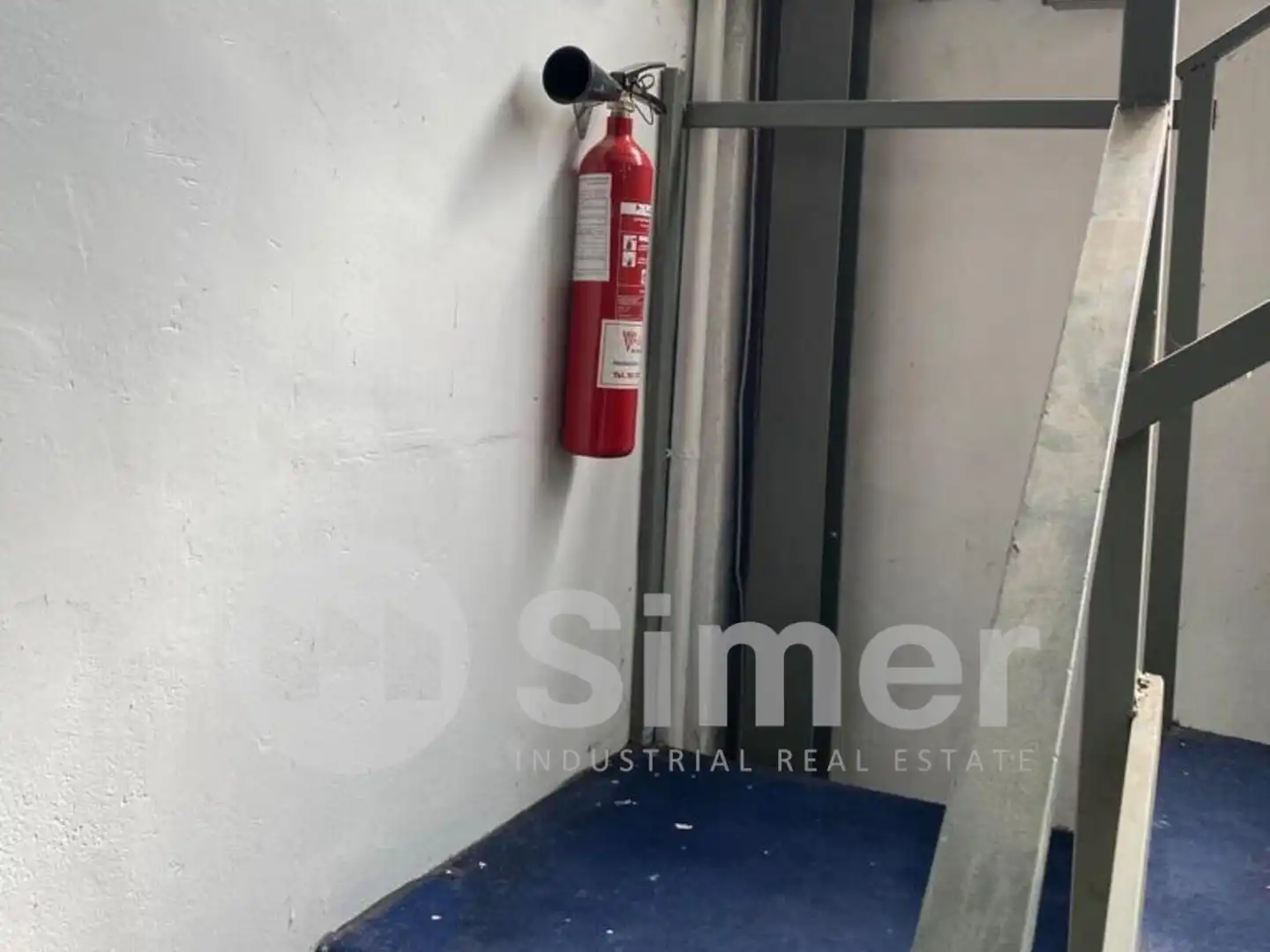 Nau industrial en venda en Cornellà de Llobregat