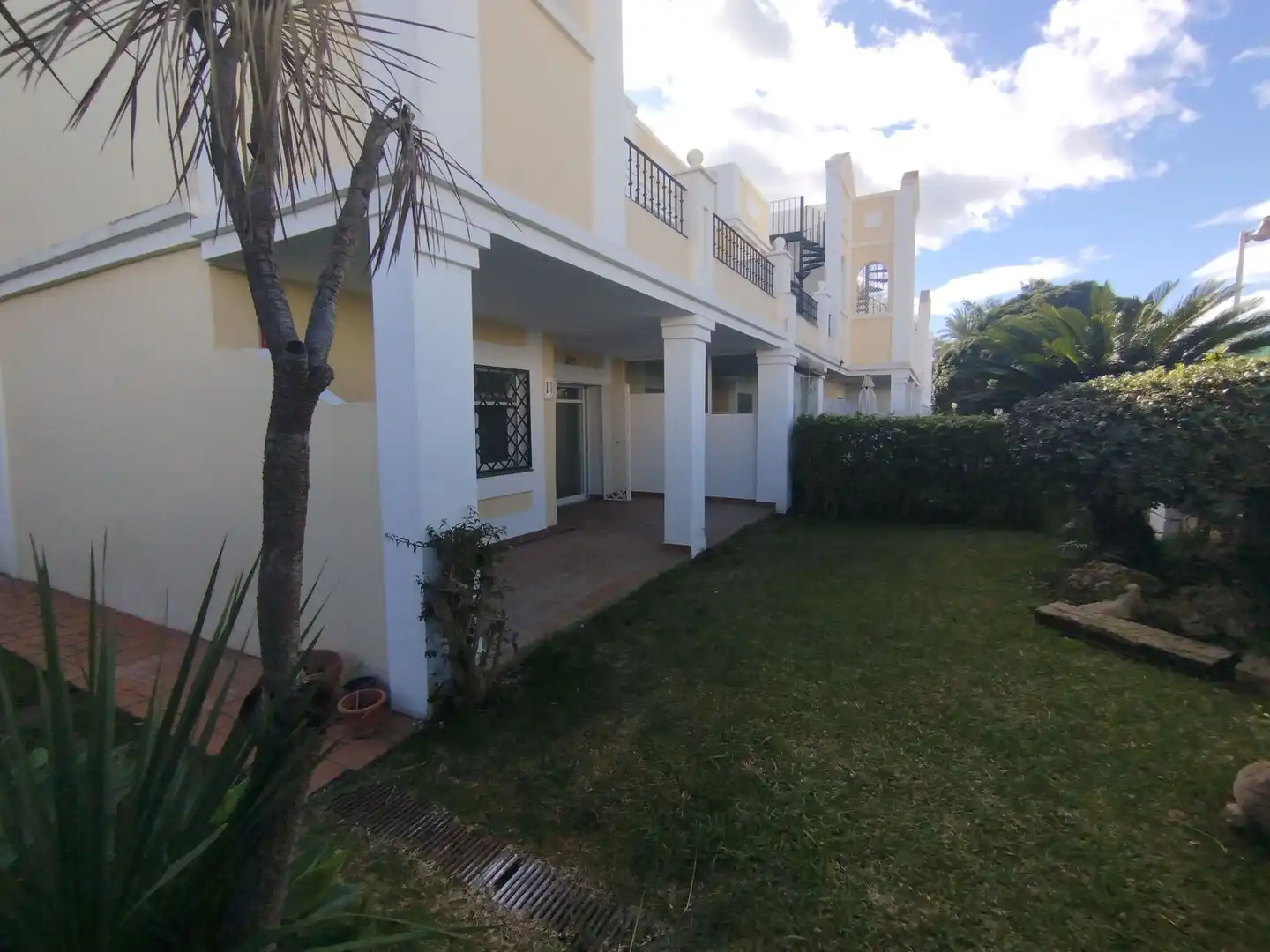 Vista exterior de Piso en venta en Marbella con Aire acondicionado, Terraza y Amueblado