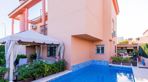 Espectacular chalet independiente con amplias terrazas y piscina en El Puig de Santa María
