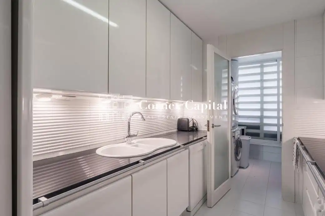 Kitchen of Flat for sale in Castell d'Aro, Platja d'Aro i s'Agaró  with Air Conditioner, Heating and Private garden