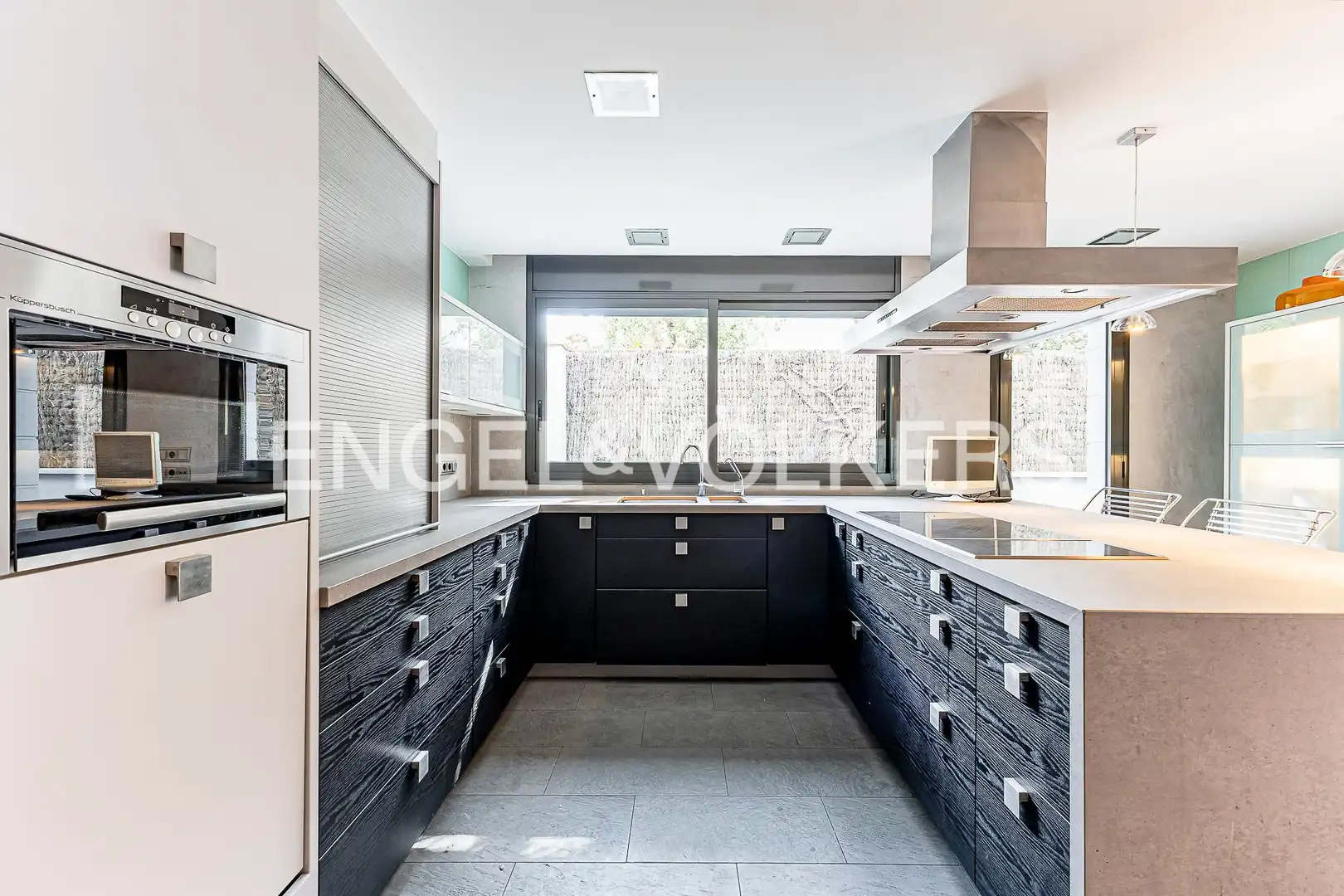 Kitchen of Houses for sale in Esplugues de Llobregat  with Air Conditioner, Heating and Private garden