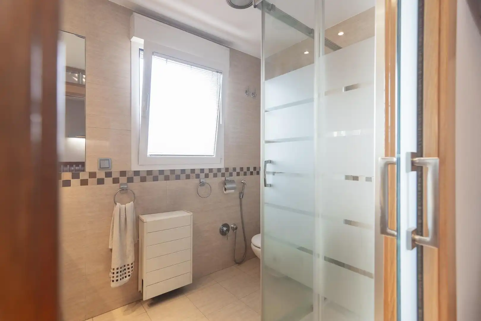 Bathroom of Attic for sale in  Pamplona / Iruña  with Air Conditioner, Heating and Parquet flooring