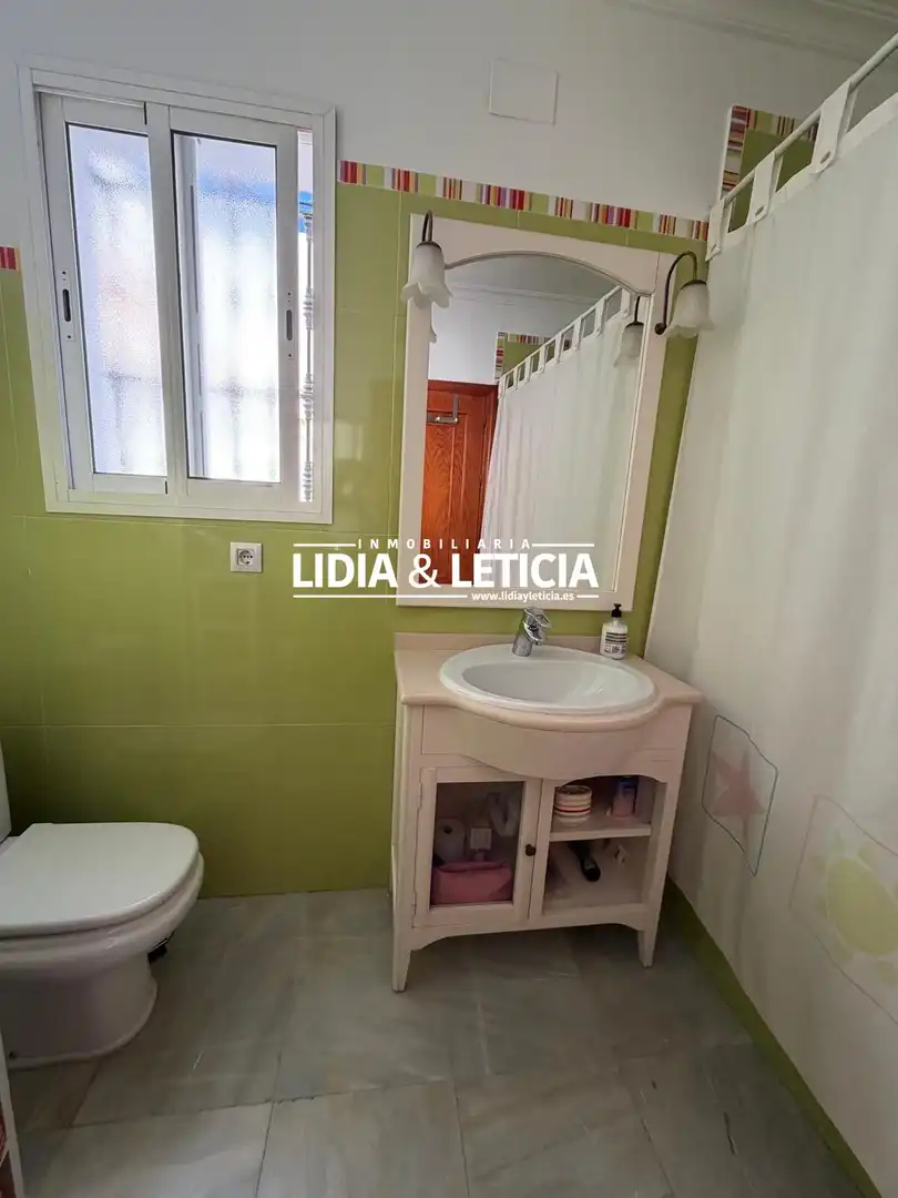 Bany de Casa o xalet en venda en Alcalá de Guadaira amb Aire condicionat, Traster i Piscina