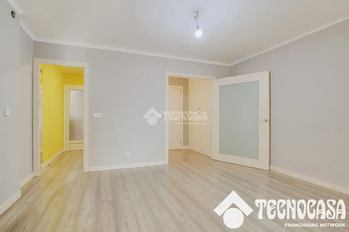 Bedroom of Flat for sale in Mataró