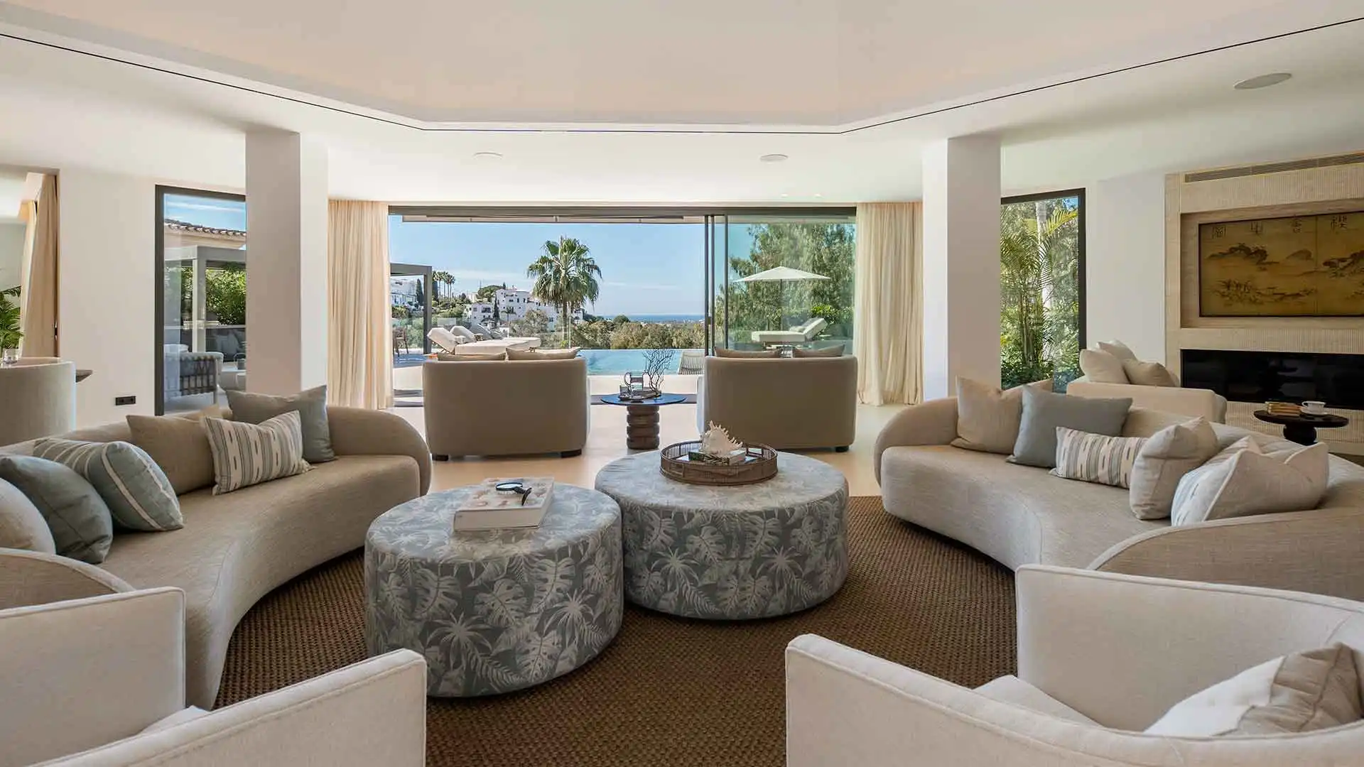 Sala d'estar de Casa o xalet en venda en Benahavís amb Aire condicionat, Jardí privat i Terrassa