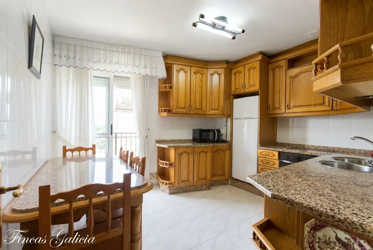 Kitchen of Flat for sale in Verín  with Heating, Terrace and Furnished