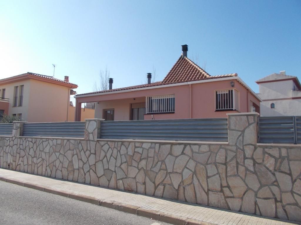 Vista exterior de Casa o chalet en venta en Vandellòs i l'Hospitalet de l'Infant con Aire acondicionado, Calefacción y Trastero