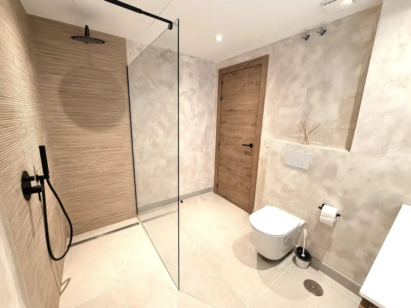 Bathroom of Detached homes for sale in Estepona  with Air Conditioner, Heating and Terrace