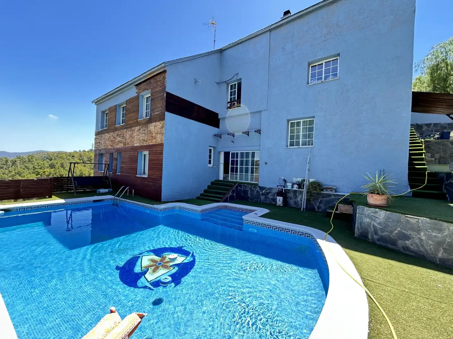 Schwimmbecken von Haus oder Chalet zum Verkauf in Cervelló mit Klimaanlage, Privatgarten und Schwimmbad