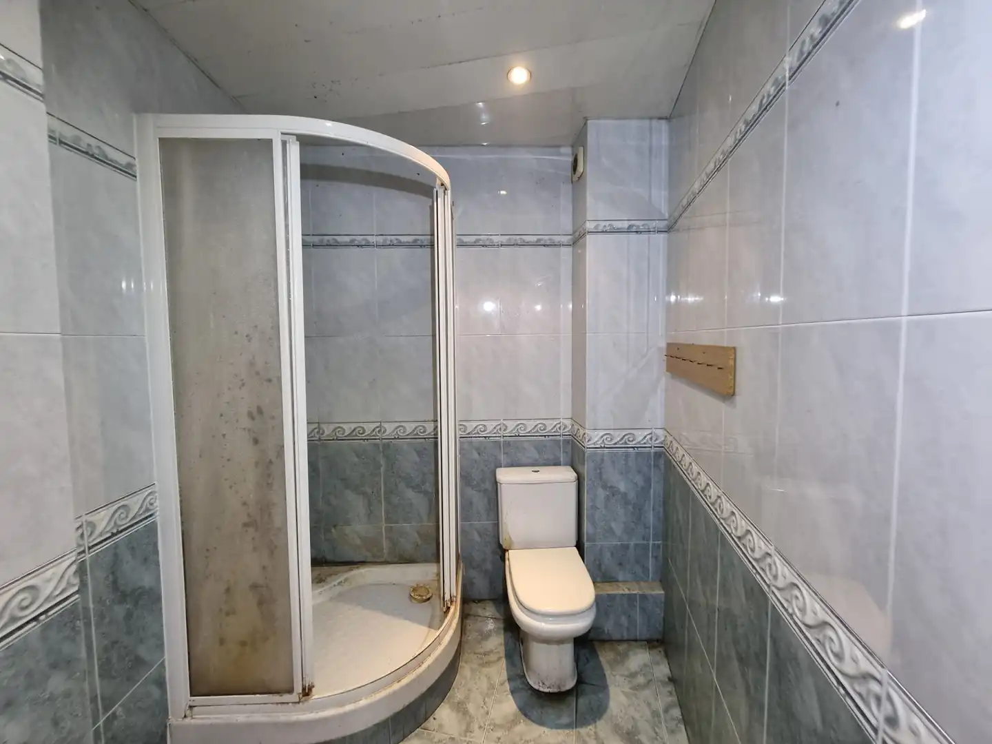 Badezimmer von Wohnung zum Verkauf in Sant Boi de Llobregat
