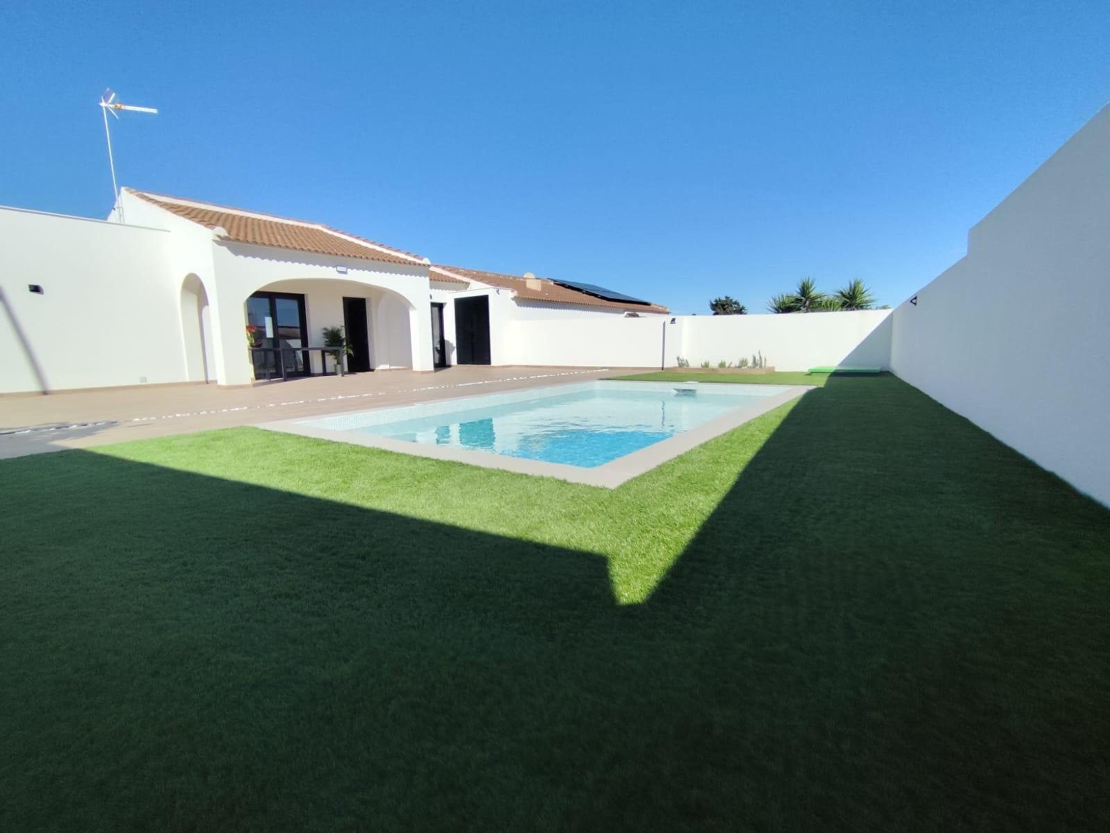 Piscina de Casa o xalet en venda en Torrevieja amb Calefacció, Jardí privat i Piscina