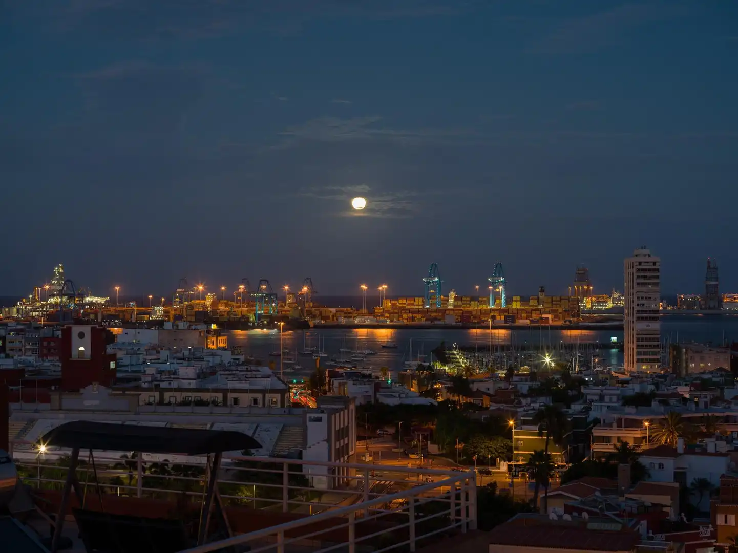 Vista exterior de Casa adosada en venda en Las Palmas de Gran Canaria amb Jardí privat, Terrassa i Traster