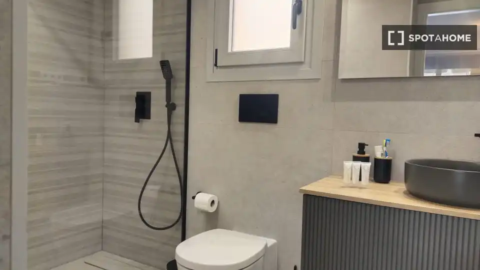 Badezimmer von Wohnungen zur untervermieten in Torrevieja mit Klimaanlage, Heizung und Terrasse