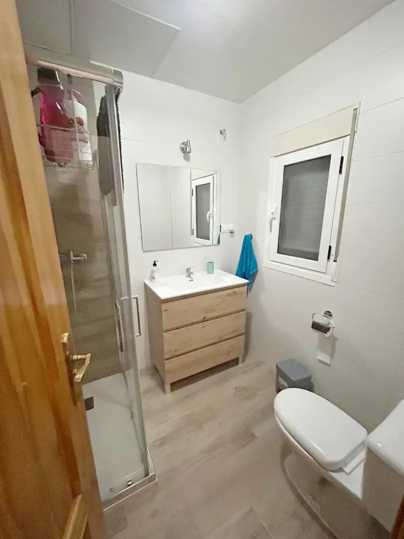 Baño de Piso de alquiler en Güéjar Sierra con Amueblado, Horno y Lavadora