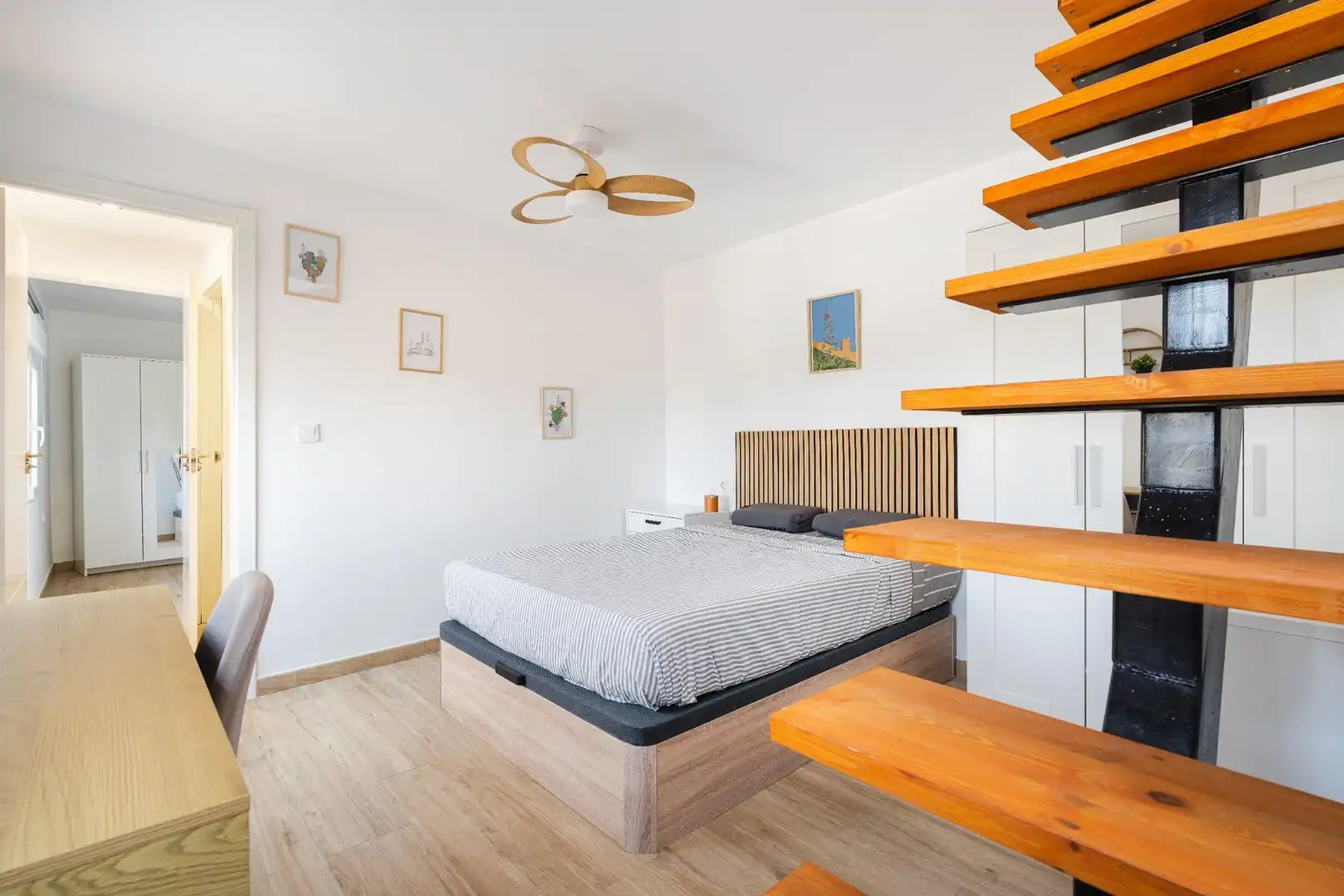 Dormitori de Casa o xalet en venda en Almería amb Aire condicionat, Calefacció i Terrassa