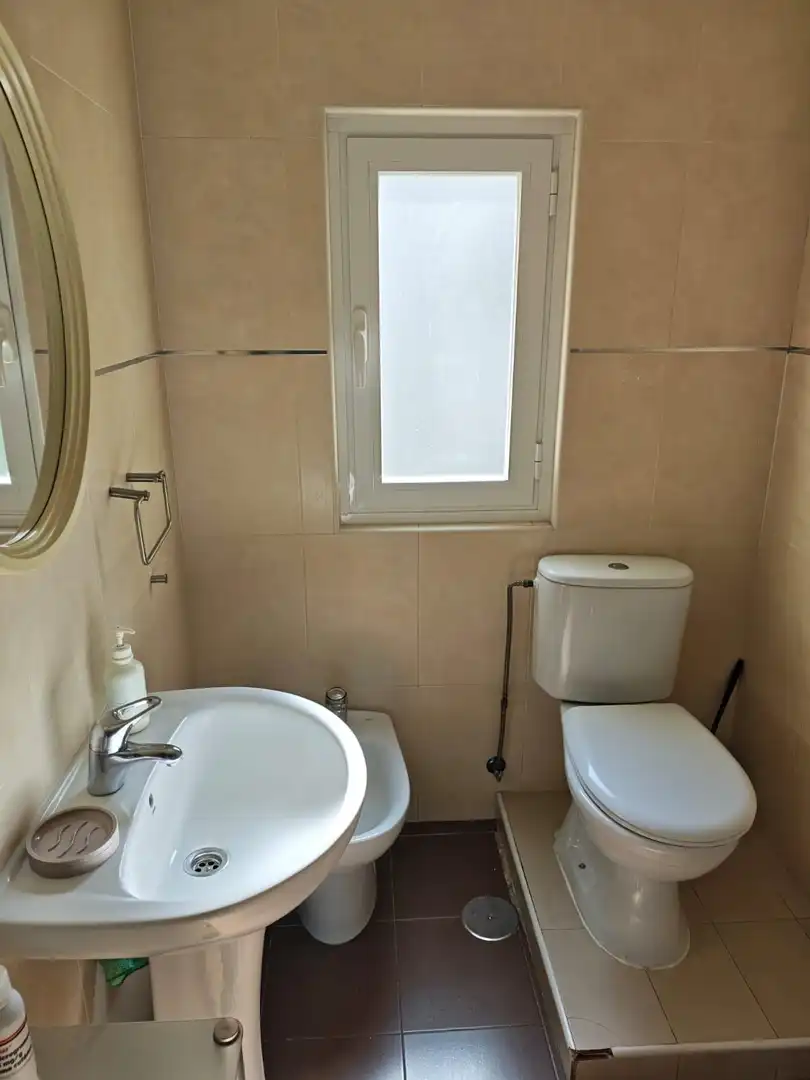 Badezimmer von Wohnung zur Miete in Granada mit Privatgarten, Möbliert und Balkon