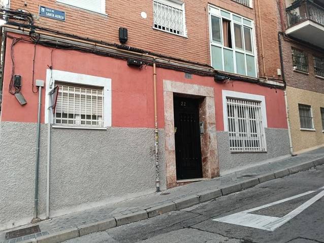 Piso en Venta en Calle Santa Áurea en Puerta del Ángel