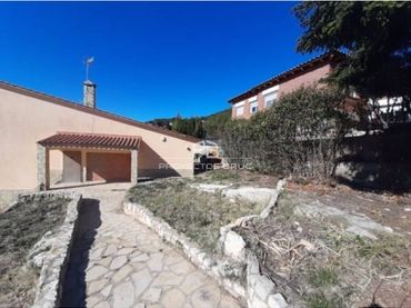 Villa con piscina in vendita a Corbera de Llobregat