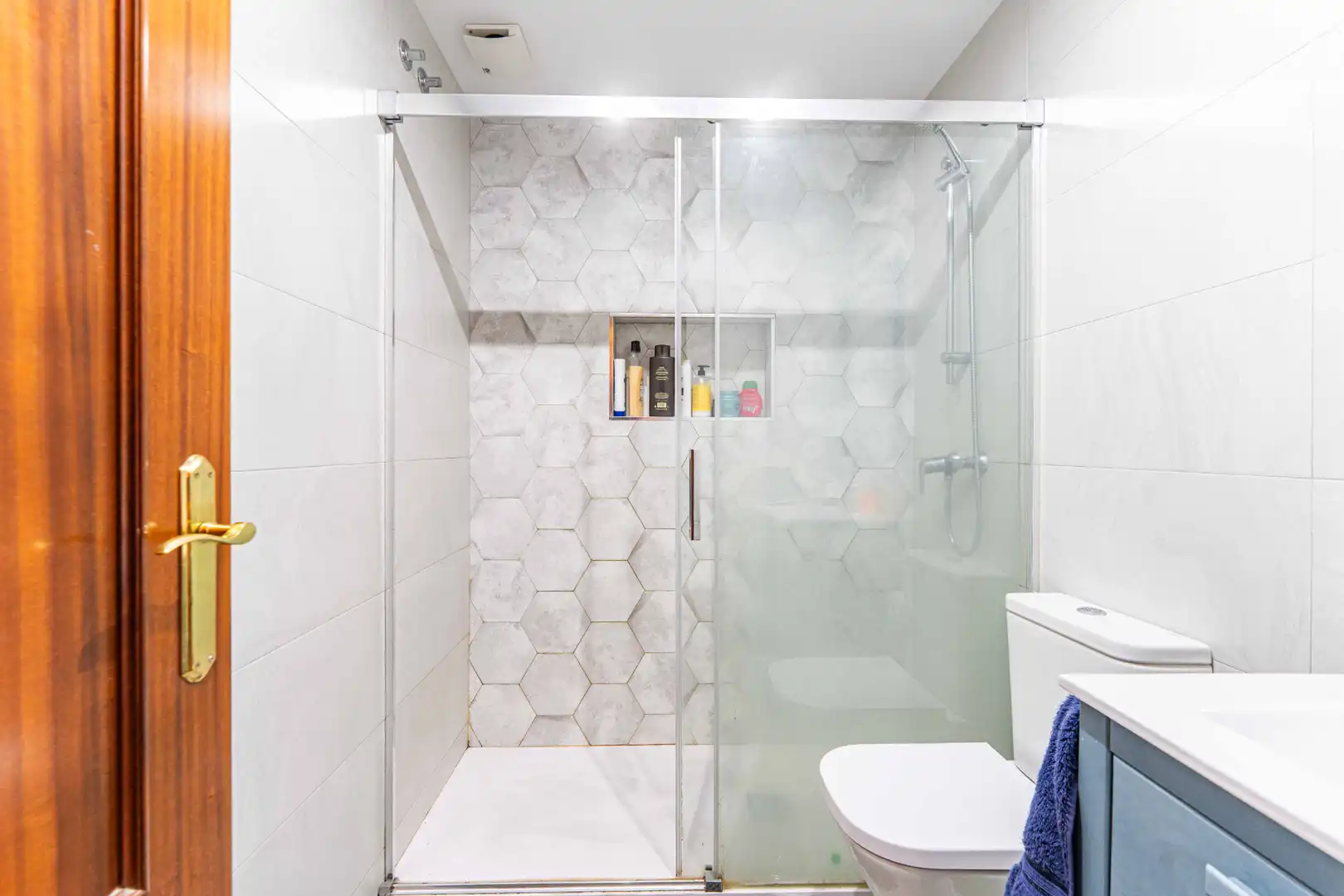 Bathroom of Houses for sale in Moralzarzal  with Heating, Parquet flooring and Oven