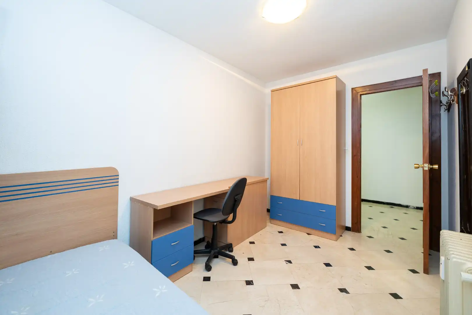 Schlafzimmer von Wohnung zur Miete in Granada mit Heizung, Möbliert und Ofen
