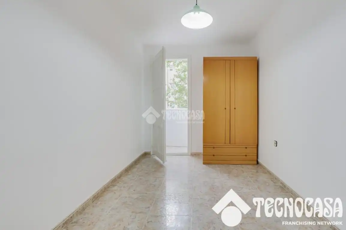 Habitación de Piso en venta en Barcelona con Balcón