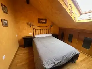 Habitación de Dúplex en venta en León Capital  con Calefacción, Parquet y Terraza