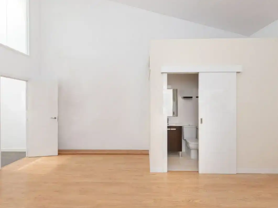 Habitación de Dúplex de alquiler en Mataró con Aire acondicionado, Parquet y Balcón