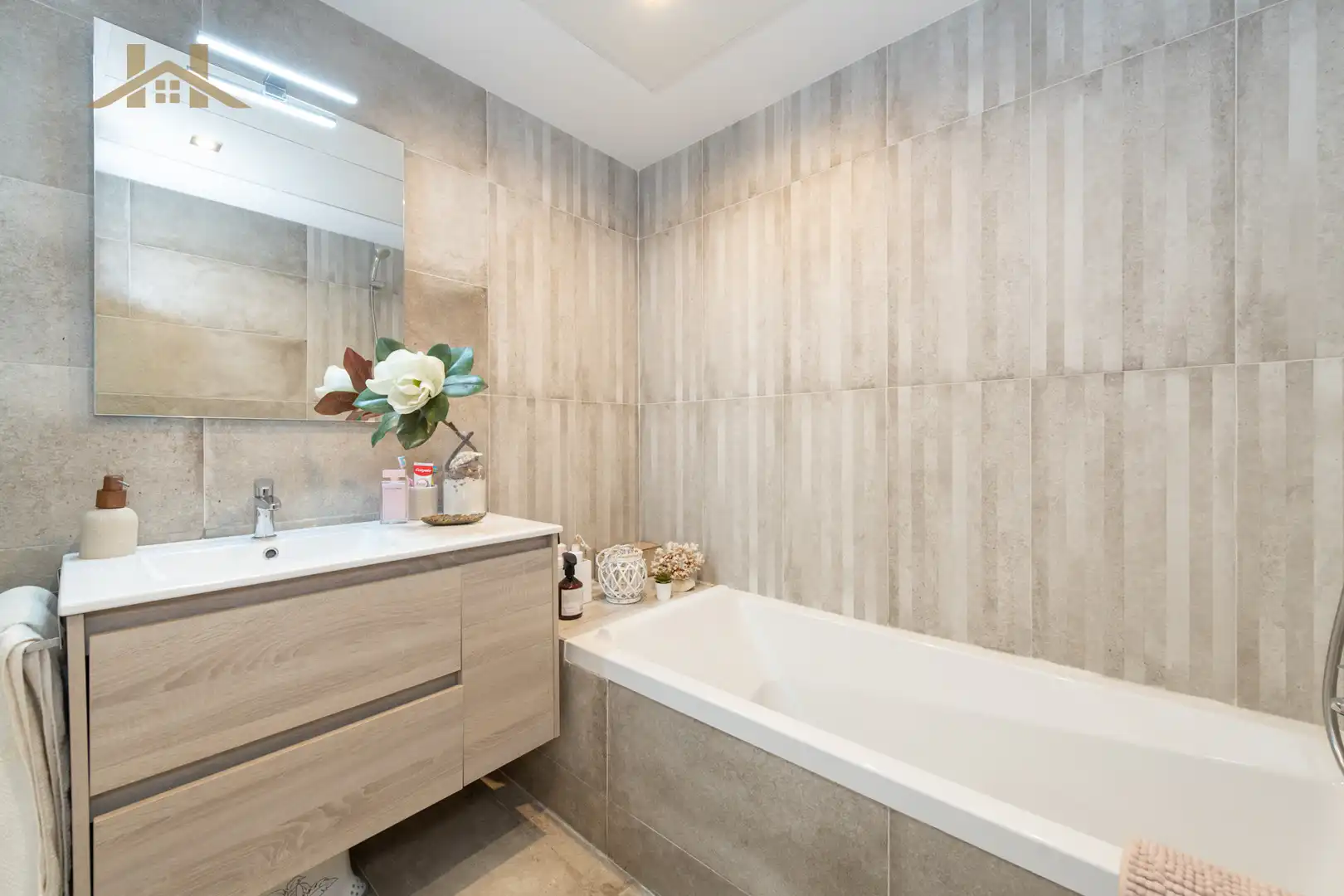 Badezimmer von Wohnung zum Verkauf in Pinto mit Klimaanlage, Heizung und Terrasse