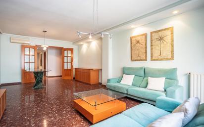 Living room of Flat for sale in  Valencia Capital  with Air Conditioner